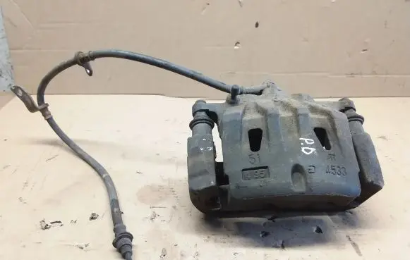Toyota RAV 4 (XA40) Front brake caliper
