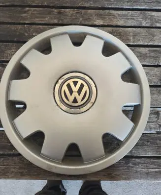 Volkswagen Touran I R16 wheel hub/cap/trim 4B0601147C