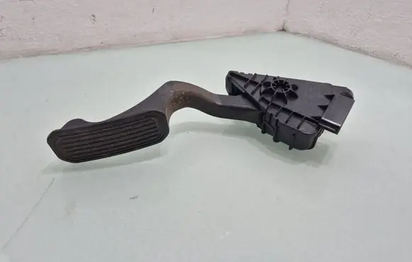 Toyota Prius (XW20) Accelerator throttle pedal 7812047050