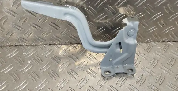 Toyota Yaris XP210 Engine bonnet/hood hinges