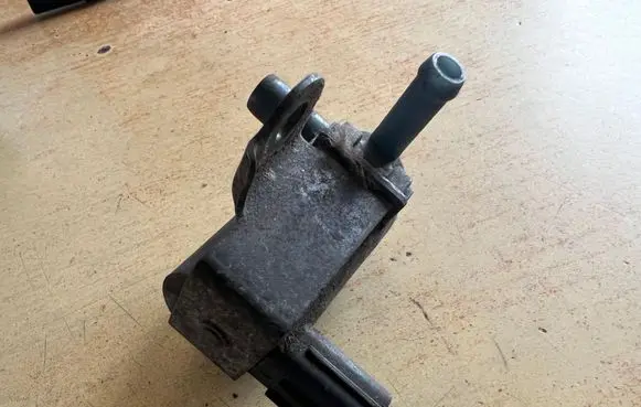 Honda HR-V Vacuum valve 1362002070
