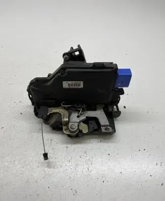 Seat Altea Front door lock 3D1837016