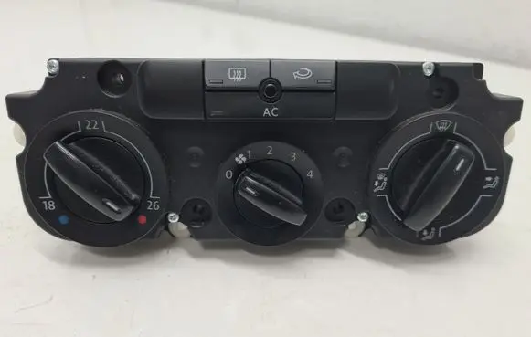 Volkswagen Golf V Climate control unit 1K0820047HM 1K0820047