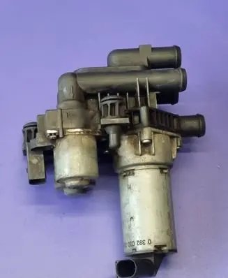Mercedes-Benz S W220 Coolant heater control valve 1147412129