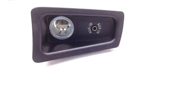 BMW 1 E81 E87 AUX in-socket connector 9110412