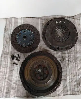 Volkswagen PASSAT B4 Clutch set kit Typm228xM240