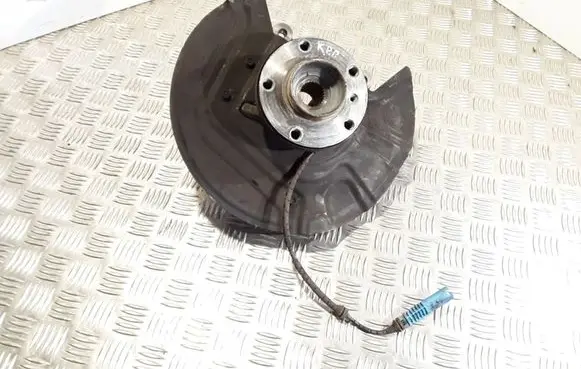 BMW X3 E83 Front wheel hub