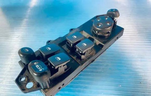 Chrysler Pacifica Electric window control switch 04685980AH 77480190