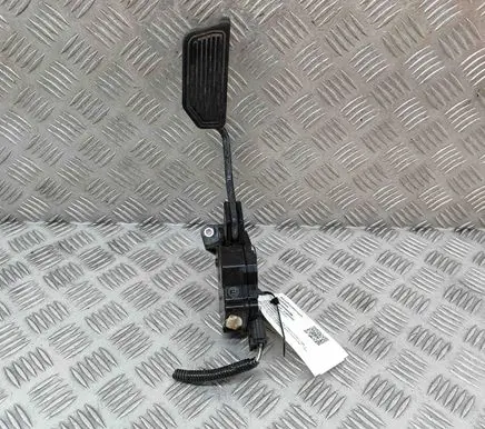 Toyota Prius+ (ZVW40) Accelerator throttle pedal 1988002050 7811047012