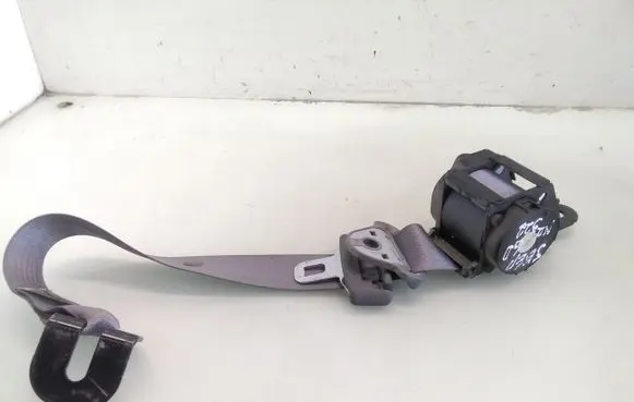 Jeep Grand Cherokee (WK) Rear seatbelt