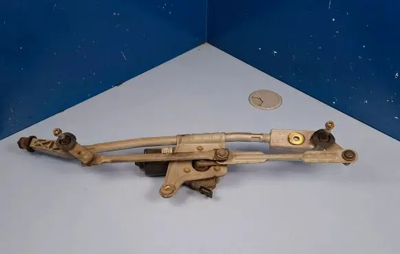 Volvo V70 Front wiper linkage and motor 404606
