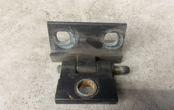 Volvo XC70 Rear door lower hinge 