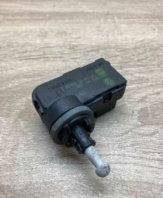 Volkswagen PASSAT B7 Headlight level adjustment motor 5P0941295