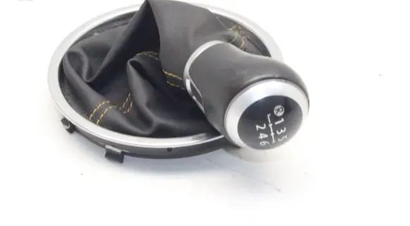 Volkswagen Beetle A5 Gear lever shifter trim leather/knob 5C0711113E