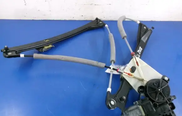 Volkswagen Cross Polo Front door window regulator with motor