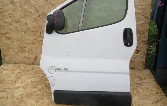 Renault Trafic II (X83) Front door
