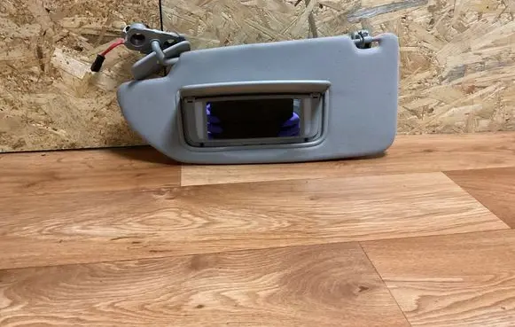 Sun visor