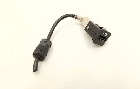BMW 5 F10 F11 USB socket connector 9237656