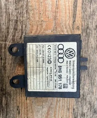 Audi A4 S4 B6 8E 8H Alarm control unit/module 8H0951178