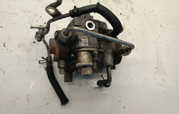 Toyota Auris 150 Fuel injection high pressure pump 221000R020