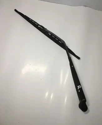Mitsubishi Pajero Sport I Rear wiper blade arm