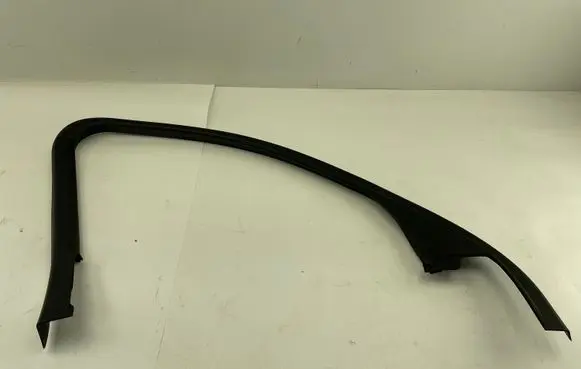 BMW iX1 Front door trim (molding) 9423217 18648510