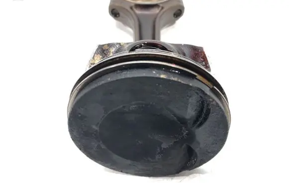 Piston with connecting rod