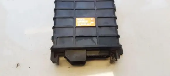 Volkswagen PASSAT B3 Engine control unit/module 0280800134 811906264D