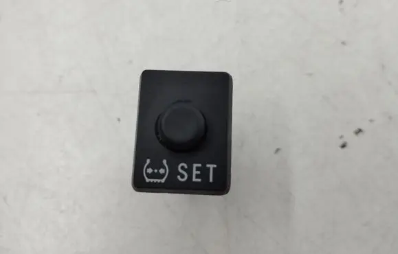 Toyota RAV 4 (XA40) TPMS reset button 15A257