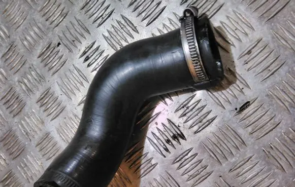 Renault Megane II Intercooler hose/pipe 7087301002