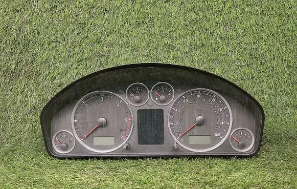 Volkswagen Sharan Speedometer (instrument cluster) 7M3920940N
