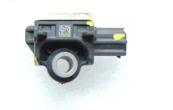 Mitsubishi Outlander Airbag deployment crash/impact sensor 8651A165