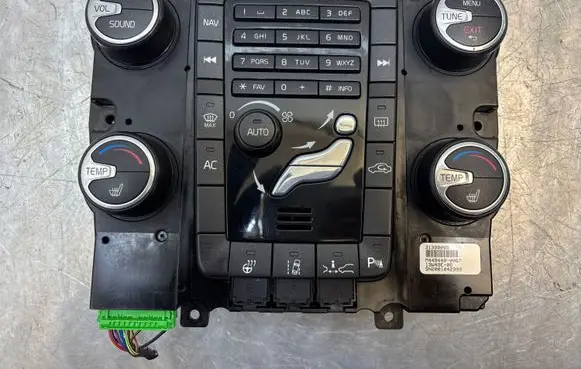 Volvo V70 Climate control unit 31398065