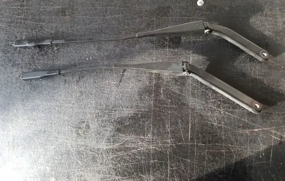 BMW 1 E81 E87 Front wiper blade arm 7169971