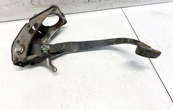 Toyota Yaris Brake pedal 3132152010 31321-52010