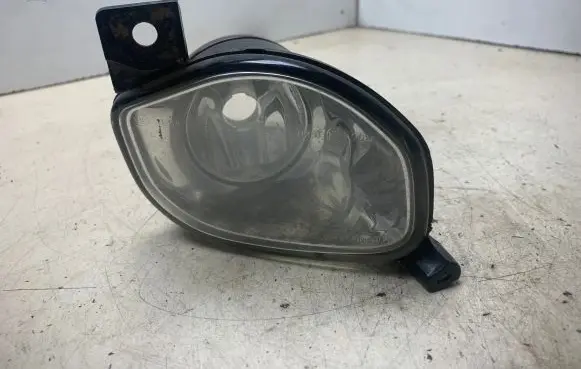 Toyota Avensis T250 Front fog light 8121005060 027042202 1N027042202