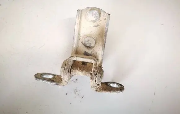 Toyota Yaris Verso Rear door lower hinge