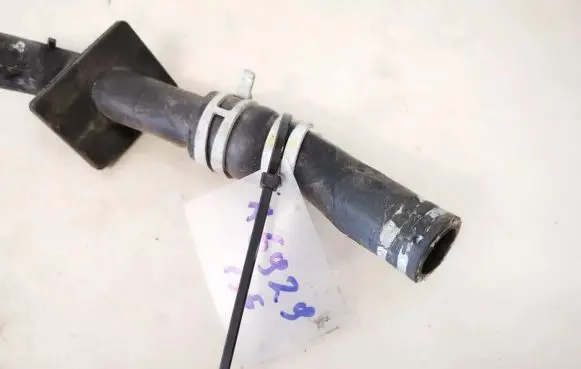 Mercedes-Benz ML W164 Engine coolant pipe/hose a1645060335