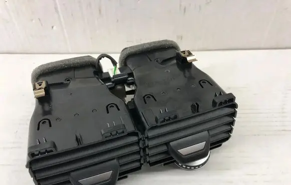 BMW X7 G07 Rear air vent grill 