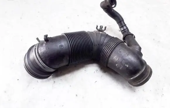 Skoda Octavia Mk2 (1Z) Air intake hose/pipe etb446197