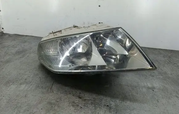Skoda Octavia Mk2 (1Z) Headlight/headlamp