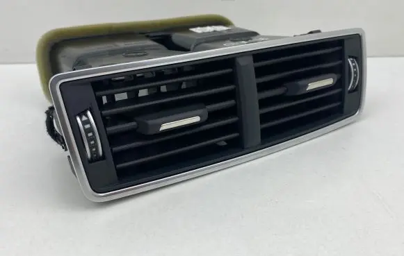 Audi Q7 4M Rear air vent grill 4M0819203