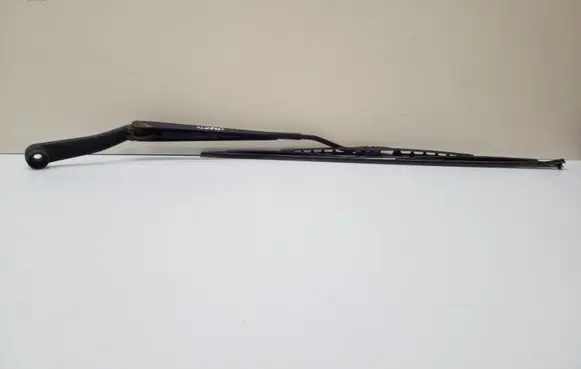 KIA Sorento Front wiper blade arm OEM