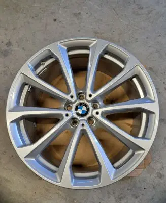 BMW X7 G07 R20 alloy rim 6880688