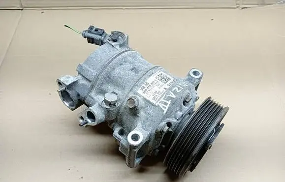 Seat Ibiza IV (6J,6P) Air conditioning (A/C) compressor (pump) 5Q0816803C