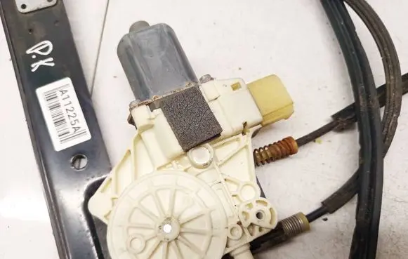 Ford Mondeo MK IV Front door window regulator motor 0130822287