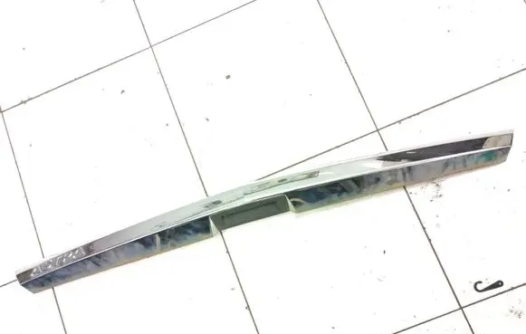 Opel Astra H Tailgate trim 13105814