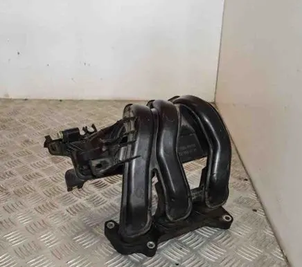 Toyota iQ Intake manifold 1712040030 8217000170