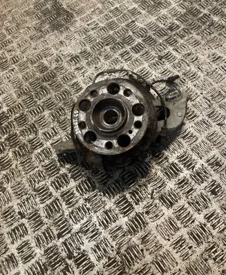 Mercedes-Benz E W212 Rear wheel hub 2123502208 A2123502208