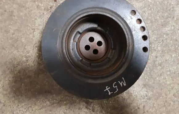 BMW 5 E39 Crankshaft pulley 11232248520